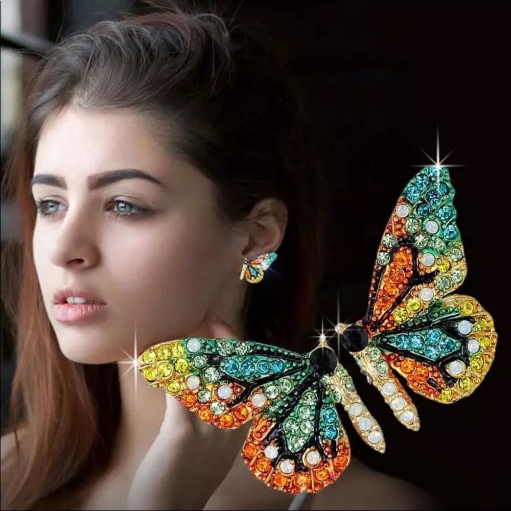 Rhinestone Butterfly Earrings.  (Bin1C)